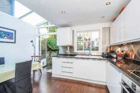 2 bedroom Terraced f...